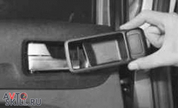 Как снять обшивку с задней двери Форд Фокус 2