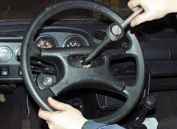 Крепление руля